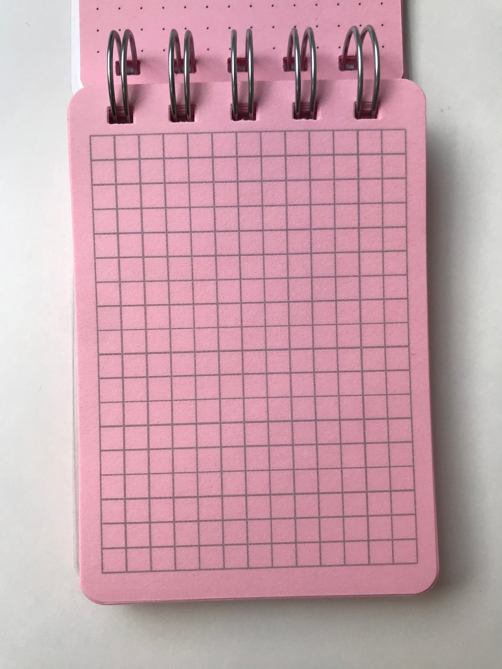 A7 notes u dve roze boje