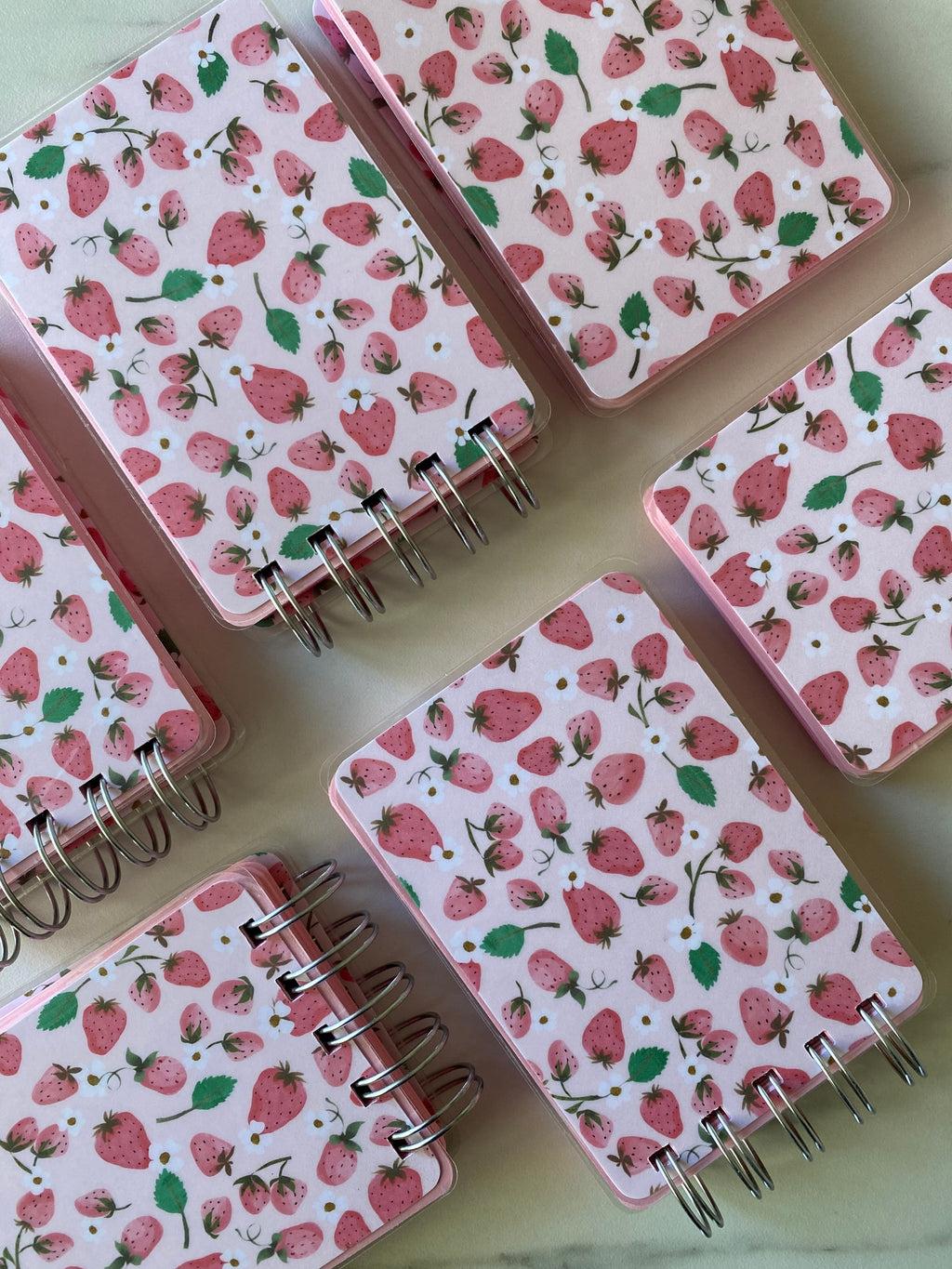 A7 notes u dve roze boje