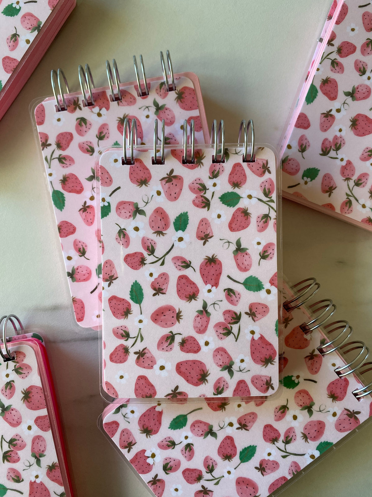 A7 notes u dve roze boje